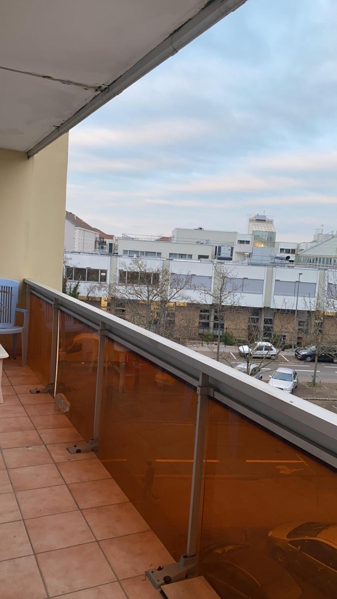 Bel Appartement Lumineux De 100M2 6 Places 3 Chambres Au 3E Etage Avec Ascenseur -A 5Mn A Pied Du Parc Des Expositions Congres De Dijon Et Eng Et 10Mn Du Centre Ville Place Parking Devant L'Immeuble 외부 사진